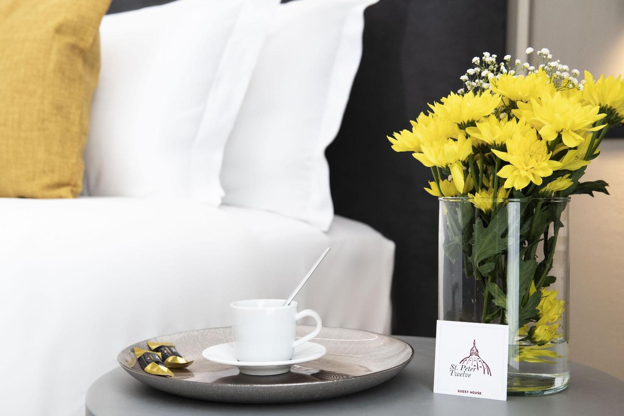 St Peter Twelve Bed & Breakfast โรม ภายนอก รูปภาพ